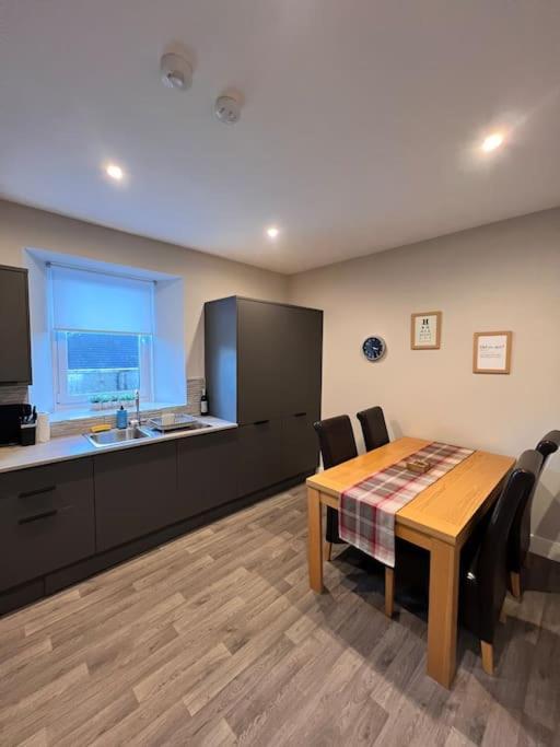 Newly Refurbished Flat - Апартаменты *
